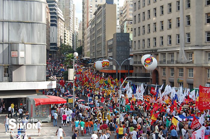 Caminhada de abertura oficial do Fórum Social Mundial 2010, em Porto Alegre. Foto: Gilberto Simon - Porto Imagem