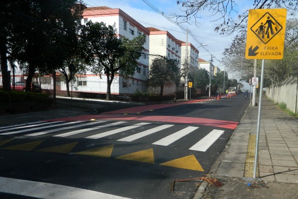 Faixa exclusiva visa mais segurança para pedestres e ciclistas.  Foto: Cinthya Py/Divulgação PMPA